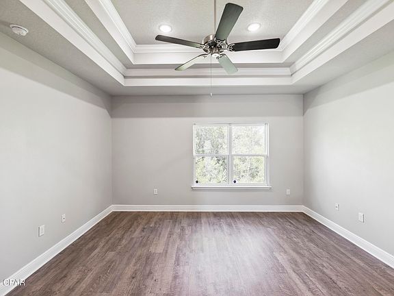 4th image of 397 Emerald Cove St