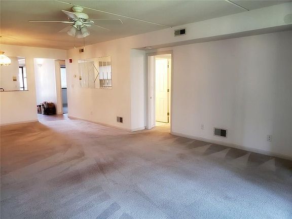 5th image of 650 E Greenwich Ave APT 5-103