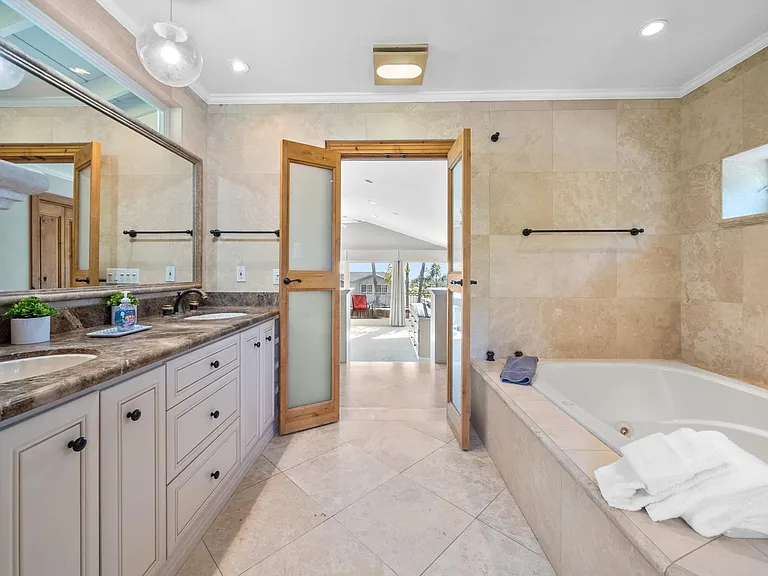 1542 Monmouth Dr — Photo 23