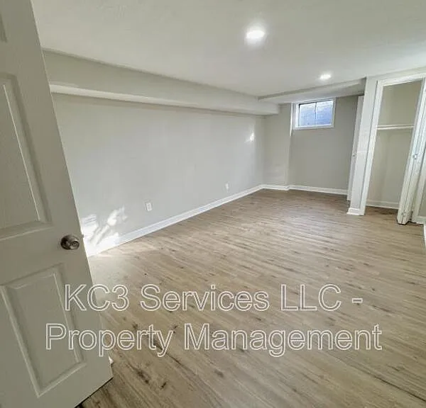 5940 E 136th St — Photo 22