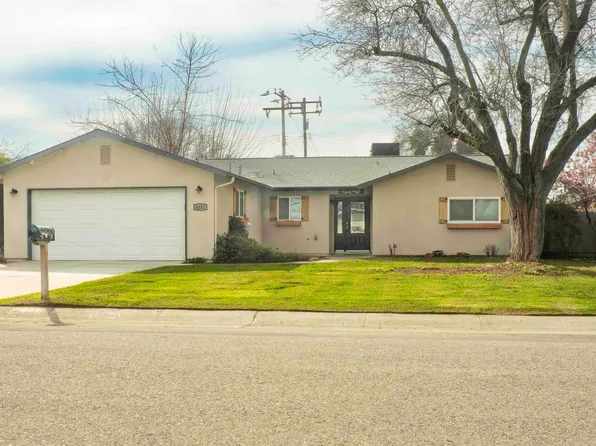 4403 W School Avenue, Visalia, CA 93291