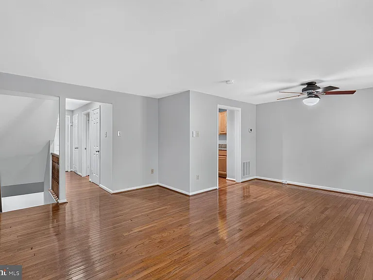 8228 Goldstream Ct — Photo 6