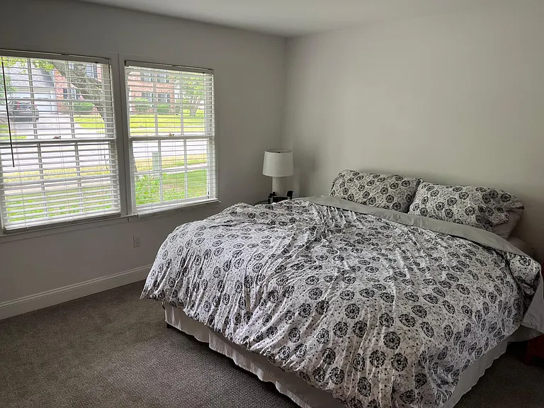 1747 Crofton Pkwy — Photo 14