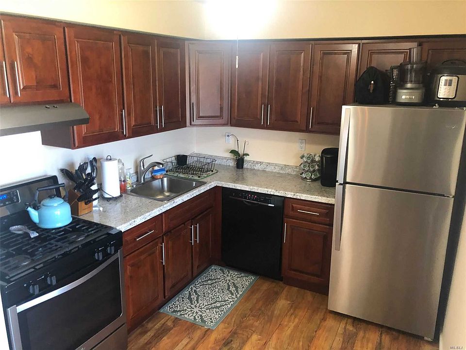 1st image of 8 Poplar Ct #8
