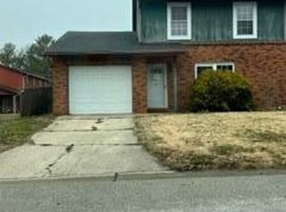 705 Ganim Dr, Belleville, IL 62221