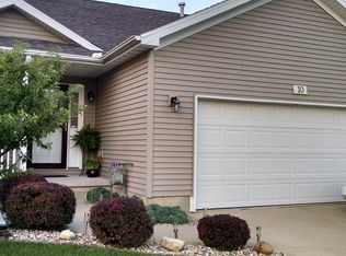 10 Edvardinsh Way, Bloomington, IL 61701