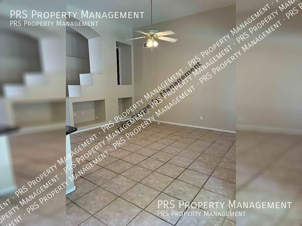 Spacious 4 bedroom in Chandler! — Photo 2