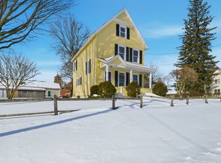 81 Chestnut St, West Springfield, MA 01089