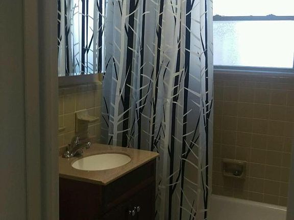 5th image of 1701 N John B Dennis Hwy APT 27