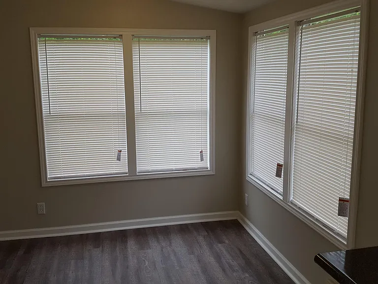 1340 Belfield Rd — Photo 6