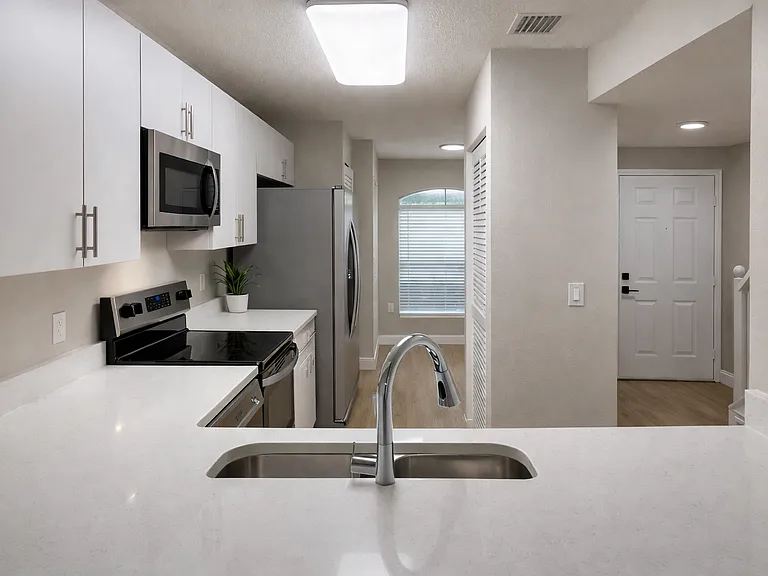 14639 Par Club Cir — Photo 1