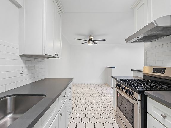 3rd image of 6645 Farmdale Ave #102A