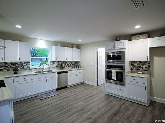 3rd image of 7521 NW 40th Ave