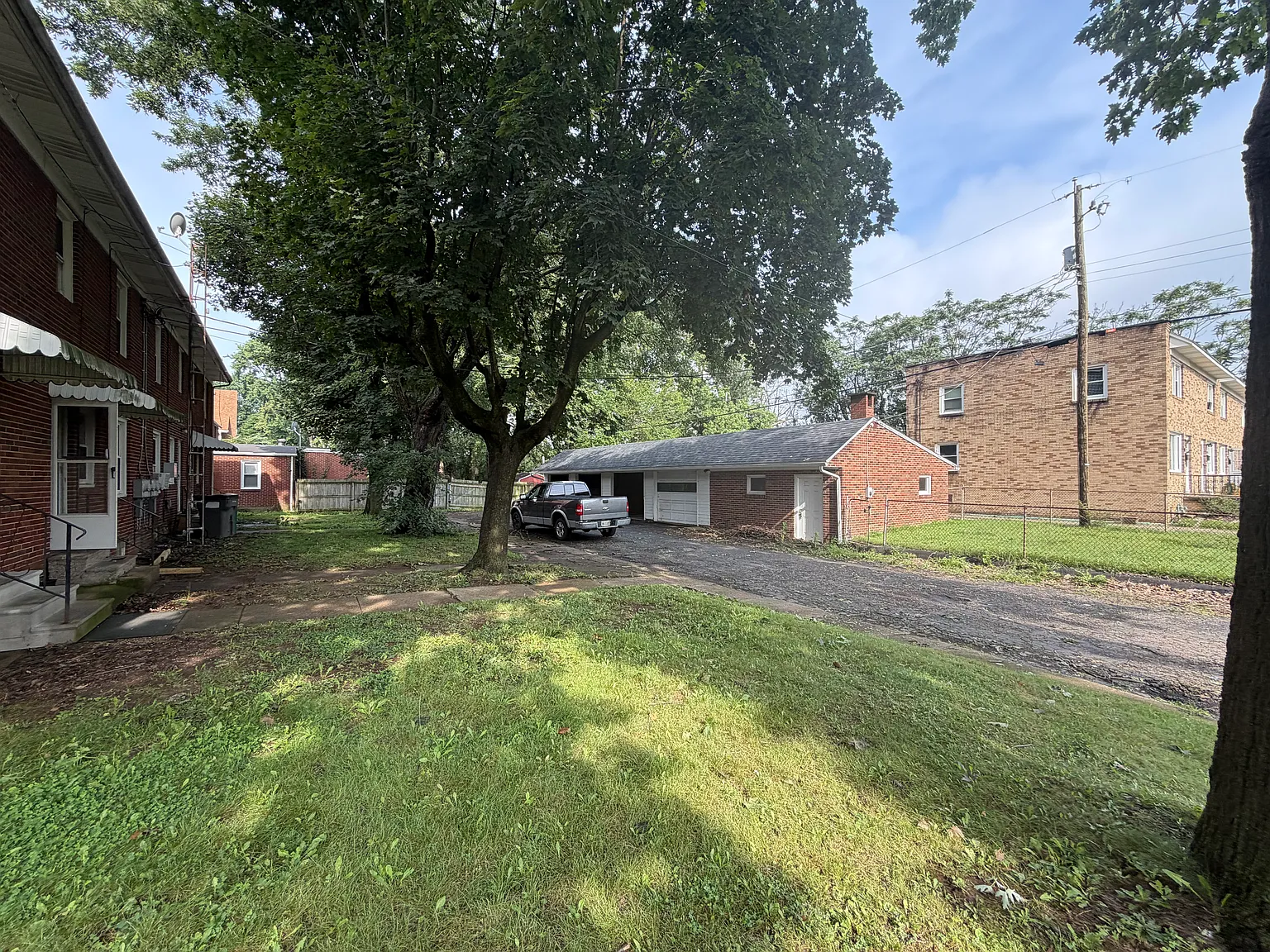2 bed, 1000 sqft, $998 — Photo 3
