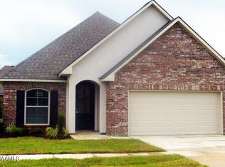 407 Wisteria Bend Cir, Carencro, LA 70520