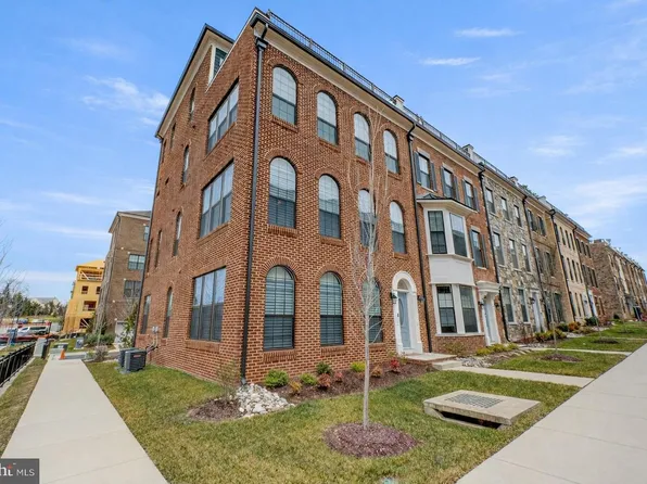 601 Halsey Way #513, Oxon Hill, MD 20745