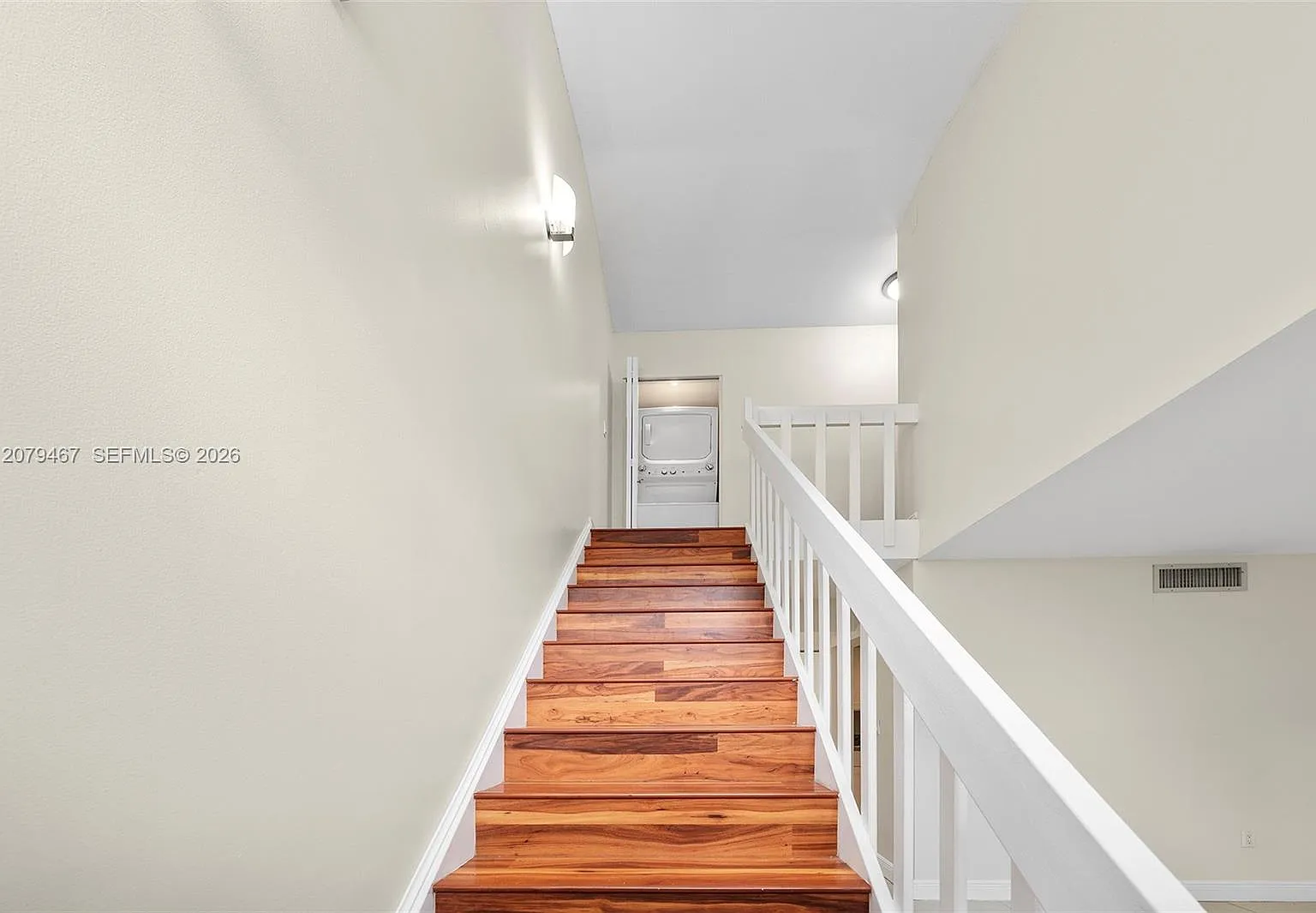 3 bed, 1400 sqft, $3,150 — Photo 3