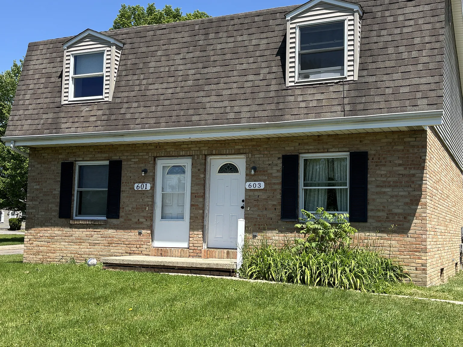601 Lakeview Drive - 1 — Photo 1