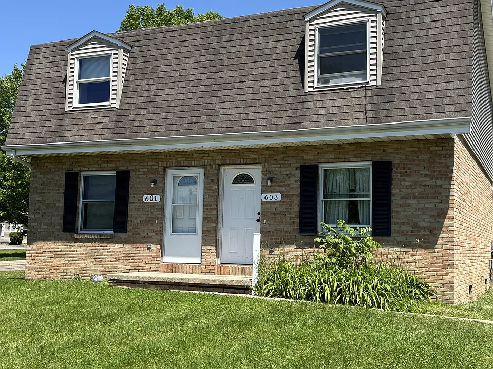 601 Lakeview Dr