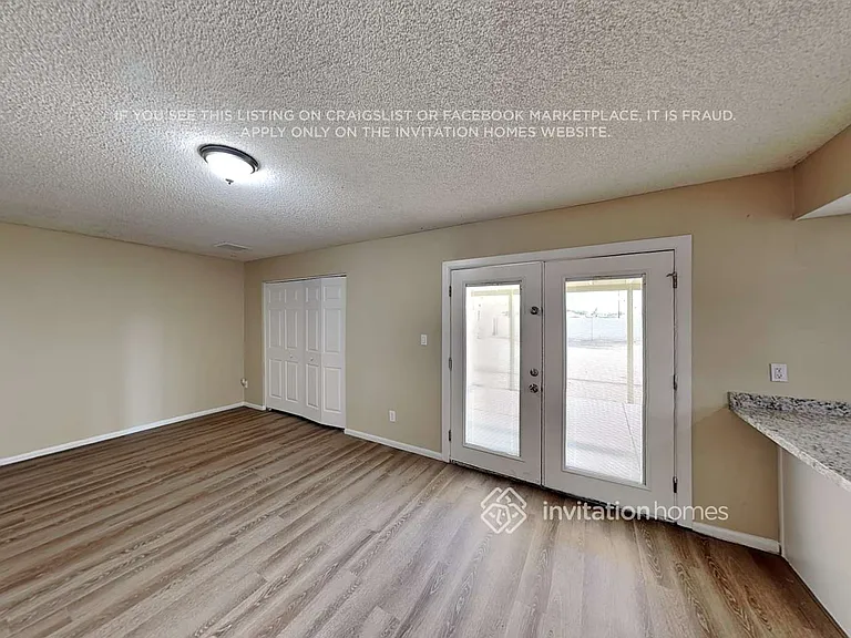 4621 W Carol Ave — Photo 5