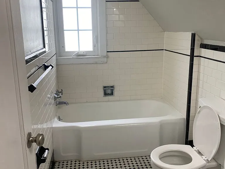 127 Winter St — Photo 4