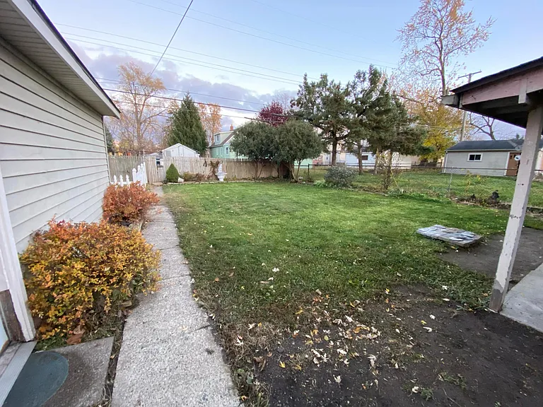 5696 Nightingale St — Photo 13