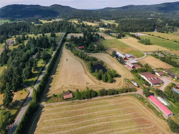 6821 Lakes Rd, North Cowichan, BC V9L 5W4