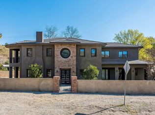 11044 McBroom St, Sunland, CA 91040