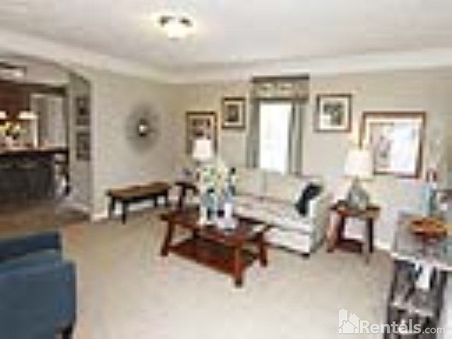 2nd image of 38 Dewitt St