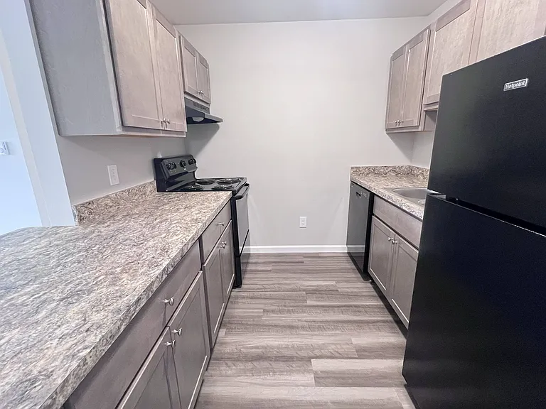 Wyndemere Apartments — Photo 81