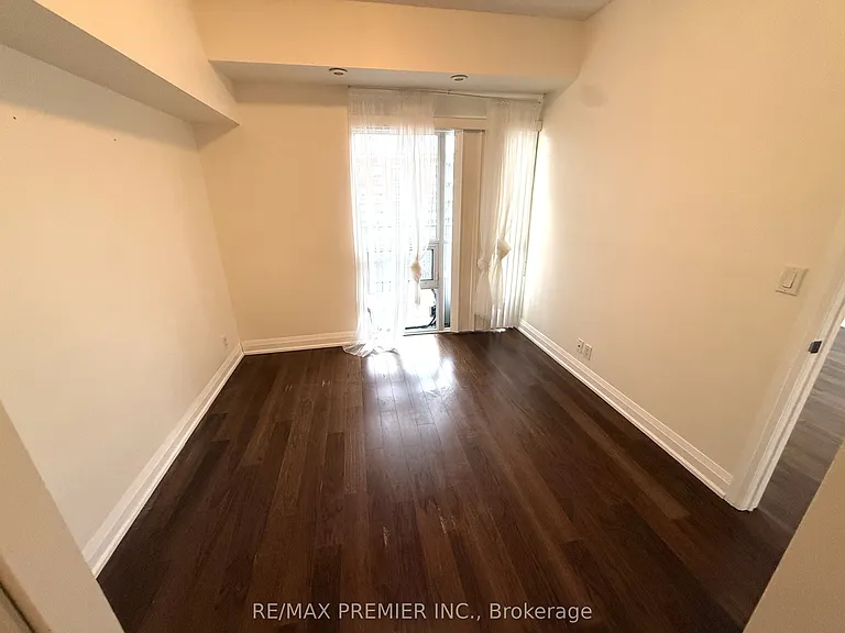 83 Woodbridge Ave #406 — Photo 10