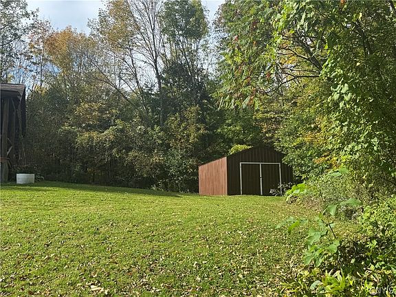5th image of 2415 Higby Rd
