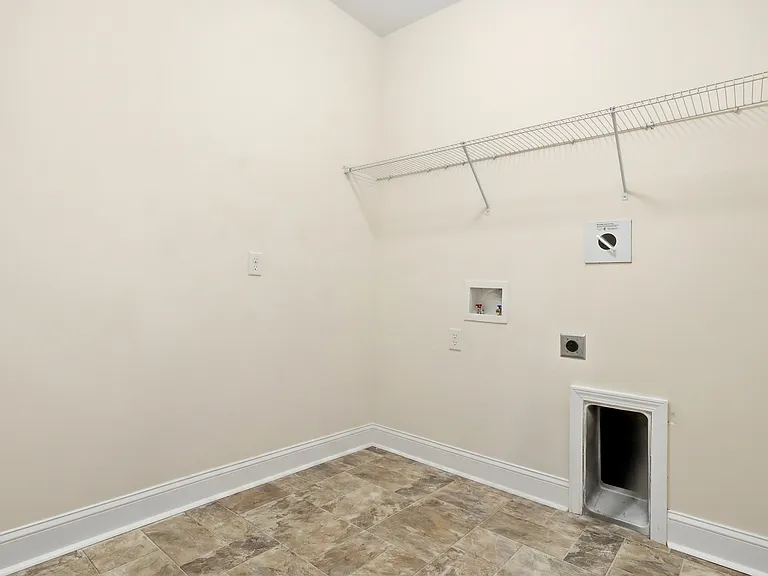 105 Grimsby Rd — Photo 16