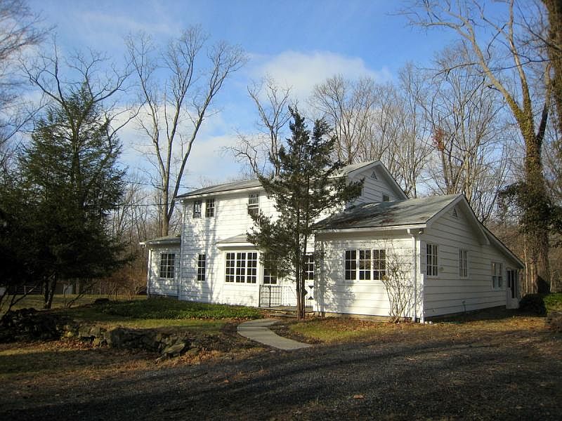 1st image of 929 EAST WALNUT DRIVE