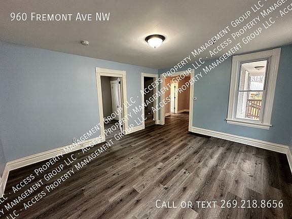 4th image of 960 Fremont Ave NW