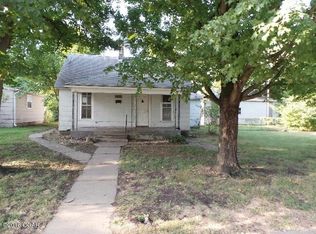 1010 Nelson St, Webb City, MO 64870