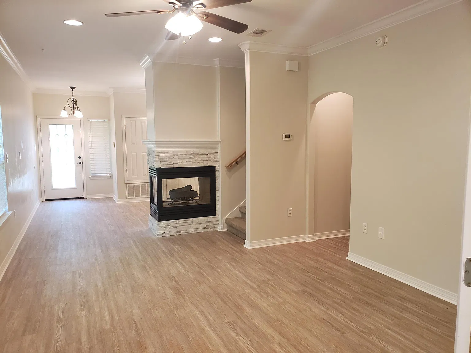 3 bed, 1722 sqft, $2,450 — Photo 3