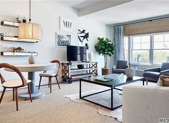 2nd image of 10 Greybarn Ln APT 312