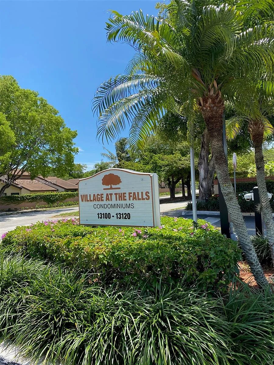 Building Photo - 13120 SW 92nd Ave #B-414