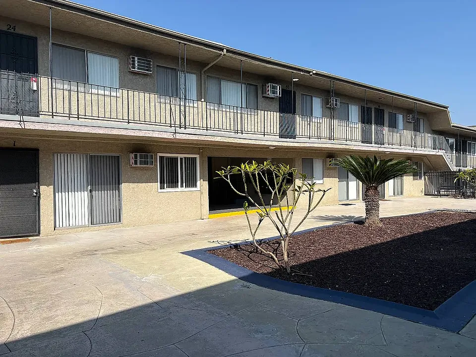 Glenoaks Blvd - 650