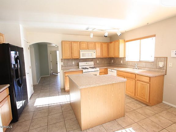 5th image of 757 W Cholla Crest Dr