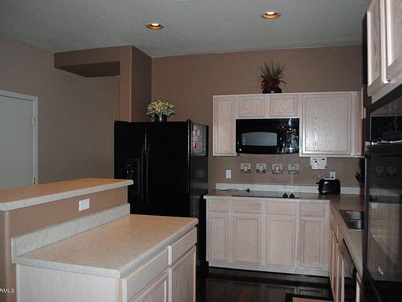 4th image of 801 E Cowboy Cove Trl