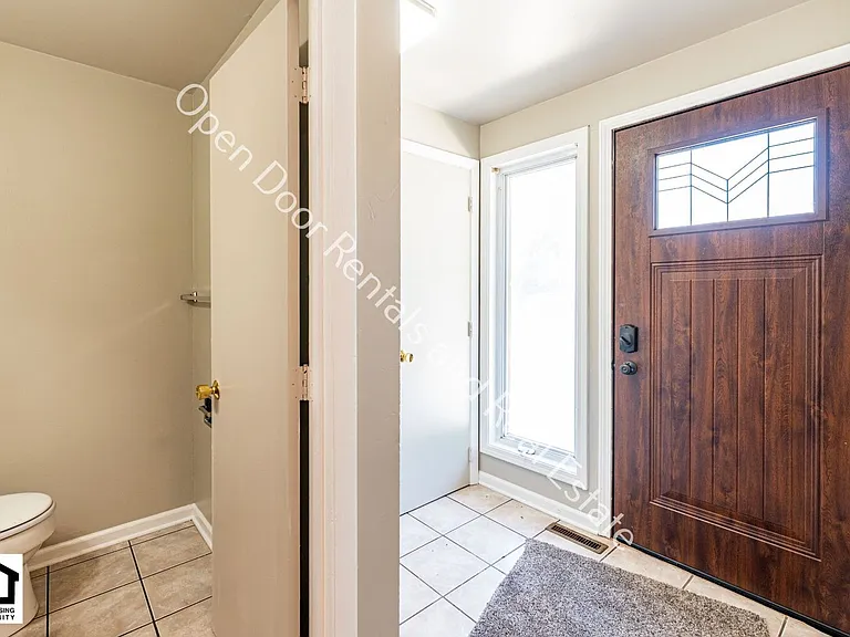 15030 Tally Ho Dr — Photo 4