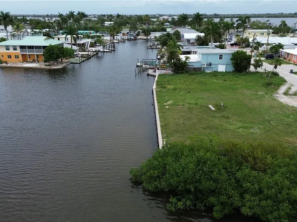 2638 2nd St, Matlacha, FL 33993