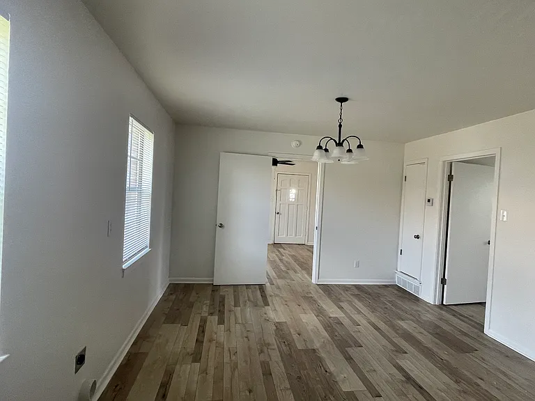 Sunflower Ln — Photo 3