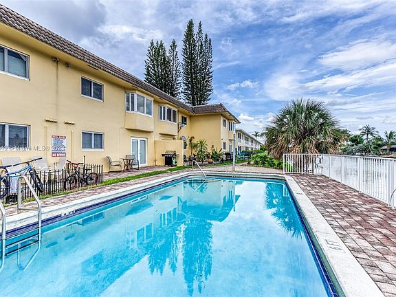 2nd image of 840 Pine Dr #103
