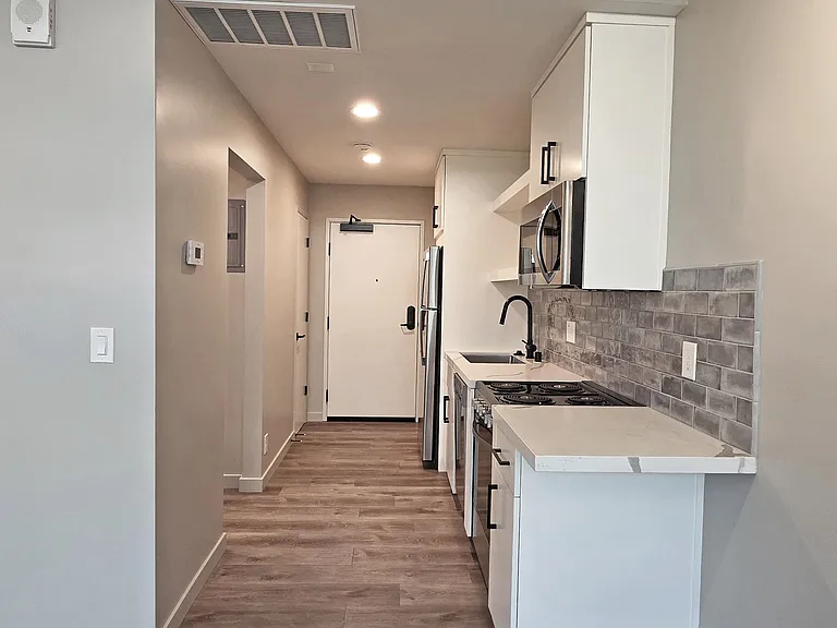 2716 N St #302 — Photo 4