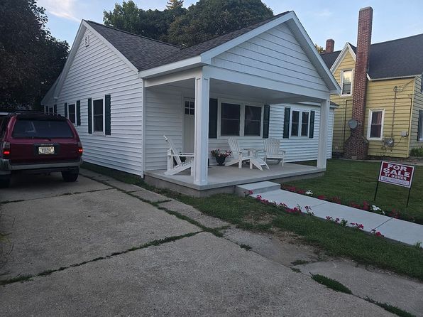 111 W Lincoln St