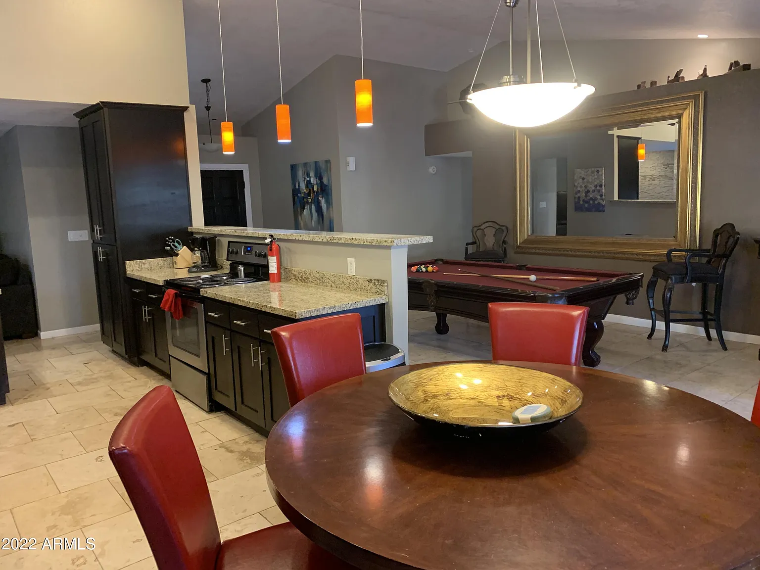3 bed, 2.0 bath, 1716 sqft, $5,000 — Photo 4