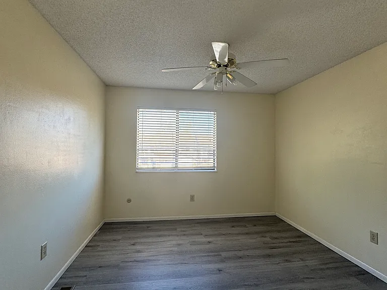 2039 Silent Spring Dr — Photo 16